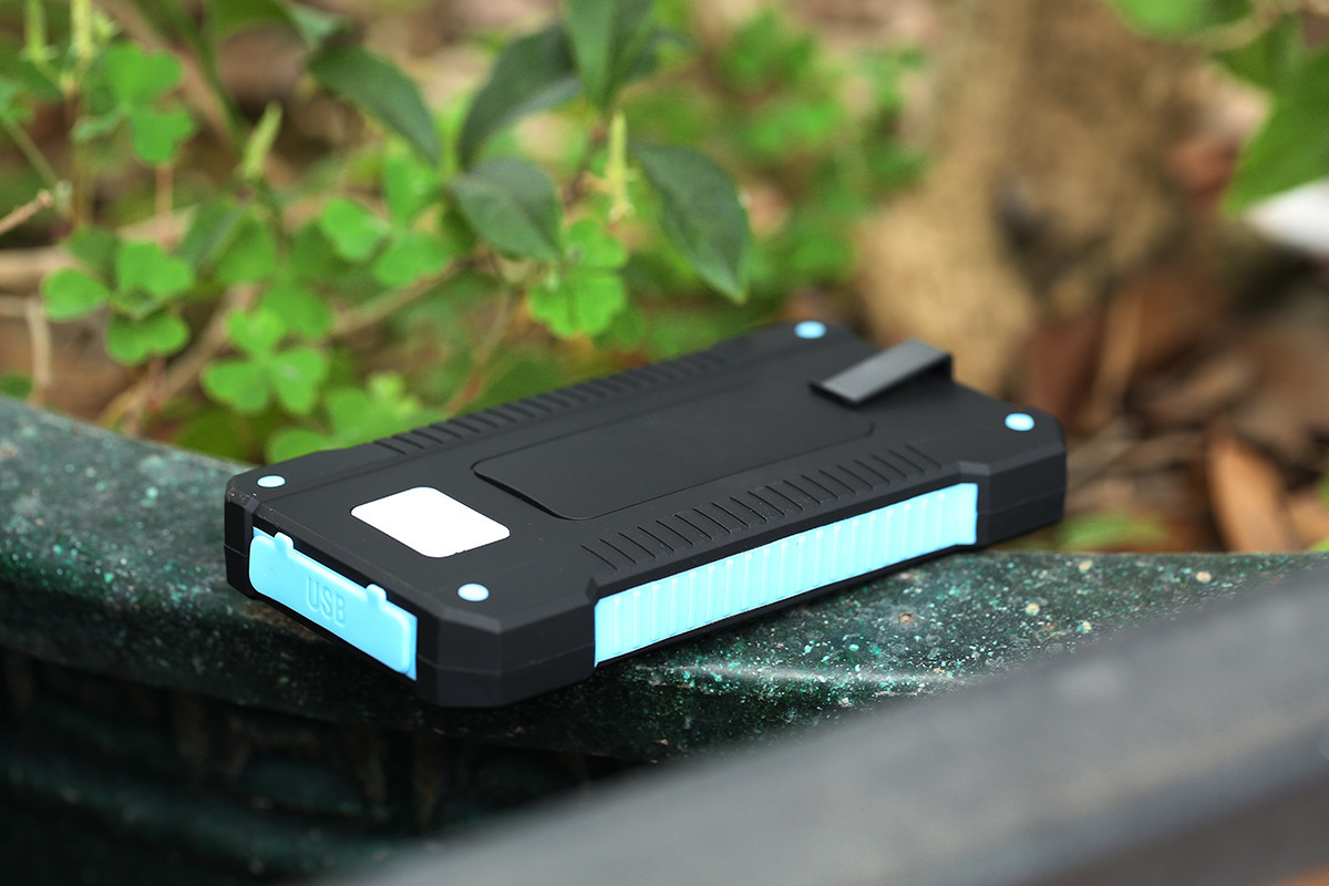 Universal Ultra-thin Mobile Phone Solar Charger Camping Lights - Image 6
